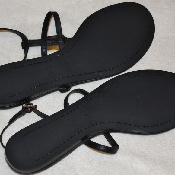 Diane von Furstenberg DVF Black 'Perugia' Sandals - Picture 5 of 5